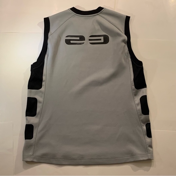 🏀AIR JORDAN JUMPMAN 23 RUBBERIZED LOGO GREY SLEEVELESS JERSEY MENS SIZE LARGE🏀 - Picture 4 of 9